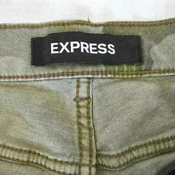 Express Camouflage High Rise Stretch Bermuda Shorts, Size 2 - Picture 3 of 7